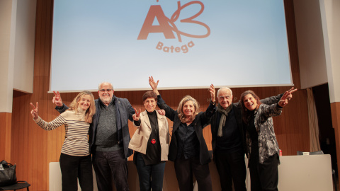 La candidatura 'Ateneu batega', liderada per Isona Passola, després de guanyar les eleccions a l'Ateneu Barcelonès