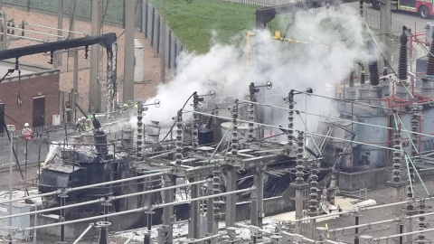 Imagen del incendio en la subestación eléctrica de North Hyde, el 21 de marzo de 2025.