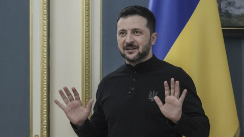 El presidente ucraniano, Volodímir Zelenski, valora en Kiev ante los medios el acuerdo alcanzado en Arabia Saudí este martes.