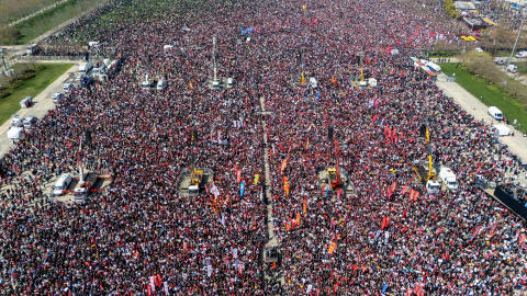 Manifestantes en Estambul Vista aérea de los manifestantes en Estambul.