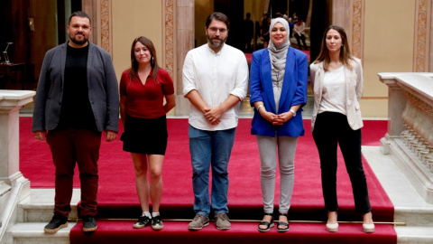 Diputats de Comuns, la CUP, PSC, ERC i Junts després d'anunciar un pacte antifeixista. 17/07/2024 Diputats de Comuns, la CUP, PSC, ERC i Junts després d'anunciar un pacte antifeixista, en una imatge d'arxiu.