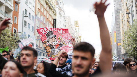 Imagen de la manifestación por la vivienda de este 5 de abril, en Madrid. Imagen de la manifestación por la vivienda de este 5 de abril, en Madrid.