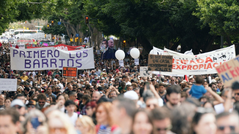 Málaga también ha salido a la calle para defender el derecho a la vivienda. Málaga también ha salido a la calle para defender el derecho a la vivienda.
