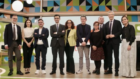 Equip directiu de RTVE amb els membres de l'equip de Sant Cugat del Vallès i el conseller del grup Miquel Calçada Equip directiu de RTVE amb els membres de l'equip de Sant Cugat del Vallès i el conseller del grup Miquel Calçada