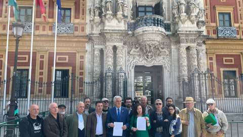 WhatsApp Image 2025-04-09 at 13.12.24 Alcaldes, expertos y representantes del campo, pescadores y comerciantes de la ribera del Guadalquivir, este miércoles