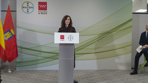 idayusomadrid La presidenta de la Comunidad de Madrid, Isabel Díaz Ayuso, durante una visita a la planta de Bayer en Alcalá de Henares el pasado 3 de abril de 2025.