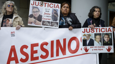 Víctimas y damnificados por la DANA protestan en los juzgados de la DANA antes de la declaración de Salomé Pradas.