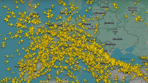Flightradar24 proporciona información en tiempo real de los aviones en vuelo.