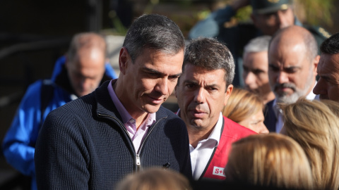Sánchez y Mazón El presidente del Gobierno, Pedro Sánchez y el presidente de la Generalitat valenciana, Carlos Mazón, durante una visita al Cecopi.