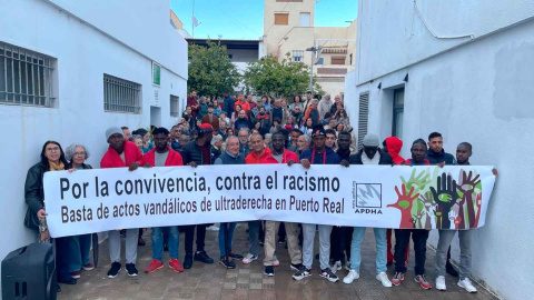 Concentración ciudadana en favor de la convivencia en Puerto Real. Concentración ciudadana en favor de la convivencia en Puerto Real.