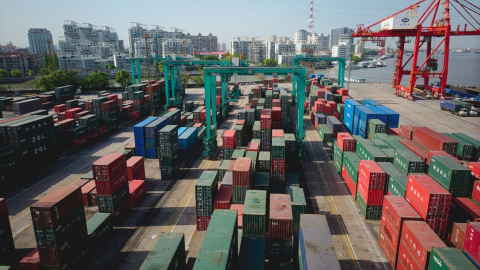 Vista aérea del puerto de Shanghái​, el epicentro del comercio de China.