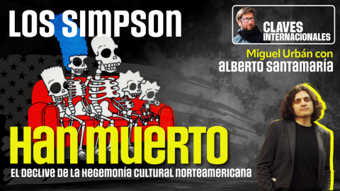 Los SIMPSON HAN MUERTO: el declive de la hegemonía cultural norteamericana Durante los últimos meses se ha especulado con el final de la icónica serie de animación, Los Simpson. Una de las producciones televisivas más influyentes de todos los tiempos, referente del humor, la sátira social y la cultura pop norteamericana.
La serie animada creada en 1989 revolucionó la televisión con su mezcla de humor ácido, parodias de la sociedad y referencias culturales que marcaron generaciones. Convirtiéndose en uno de los productos culturales más populares del “estilo de vida americano”.
El actual gobierno de Donald Trump se presenta como el gran recuperador del perdido poder estadounidense, volver hacer grande América Otra vez. En donde el “American First” supone en la práctica una desconexión de los Estados Unidos de las instituciones por él mismo construidas durante la posguerra en un claro final de época. En este contexto el supuesto final de los Simpson aparece como una muestra más del preludio de la decadencia de la hegemonía cultural norteamericana.
Pero ¿Qué entendemos por Hegemonía cultural norteamericana? ¿Cómo se conjuga la hegemonía cultural norteamericana con el modelo imperial de los EEUU? ¿Qué papel juega el “American Way of live” y el "American Dream” en la producción de hegemonía cultural? ¿Qué papel juega la industria cultural norteamericana en la producción de hegemonía? ¿Realmente estamos ante el declive de la hegemonía cultural norteamericana?
Para hablar de todo ello y mucho más, tenemos en Claves Internacionales a Alberto Santamaría, filósofo y escritor, catedrático de Teoría del Arte en la Facultad de Bellas Artes de la Universidad de Salamanca.
Nuestro periodismo es posible gracias a nuestros suscriptores. Únete a la República de Público y defiende el periodismo valiente, feminista y de izquierdas: https://bit.ly/3REUOTN
Periodismo, investigación y compromiso para construir un mundo más igualitario.
¡Suscríbete ya a nuestro canal!: https://bit.ly/2U8nM0q
Visita: https://www.publico.es
Síguenos en Facebook: https://www.facebook.com/diario.publico/
Síguenos en Twitter: https://twitter.com/publico_es
Síguenos en Instagram: https://www.instagram.com/publico.es
Síguenos en TikTok: https://www.tiktok.com/@publico_es