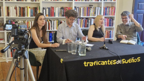Una imagen de la mesa organizada ayer en Madrid por Marcha Republicana. Una imagen de la mesa organizada ayer en Madrid por Marcha Republicana.