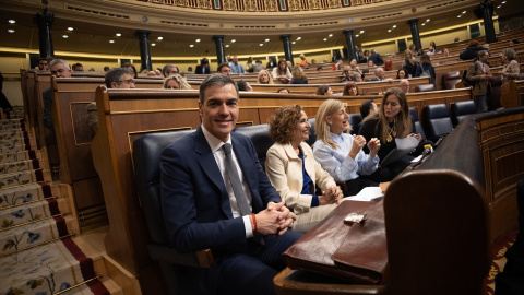 Pedro Sánchez, María Jesús Montero y Yolanda Díaz, durante un pleno en el Congreso de los Diputados, a 19 de febrero de 2025.
