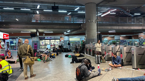 atochaapagon1 Estación de Atocha, en Madrid, poco después de la medianoche del 28 de abril.