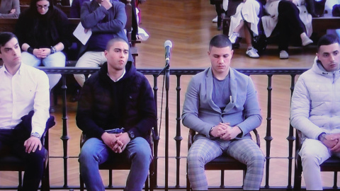 Los condenados por el asesinato de Samuel, en una imagen del circuito interno del TSXG. De izquierda a derecha: Alejandro Míguez, Kaio Amaral Silva, Alejandro Freire y Diego Montaña.