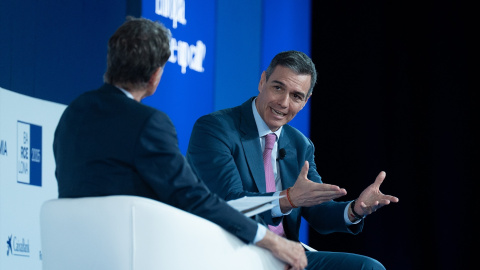 El presidente del Gobierno, Pedro Sánchez, y el presidente Cercle d'Economia, Jaume Guardiola, del durante la 40 Reunió Cercle d'Economia, en Barcelona.
