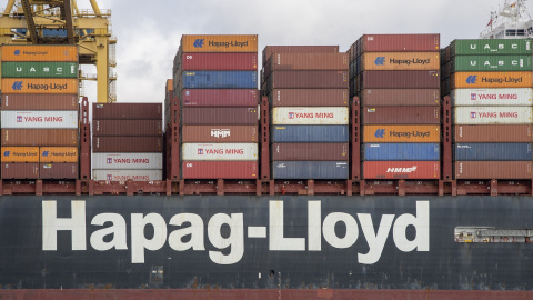 EuropaPress_5312162_barco_mercancias_puerto_barcelona_julio_2023_barcelona_catalunya_espana Un barco de mercancías en el puerto de Barcelona. Archivo.