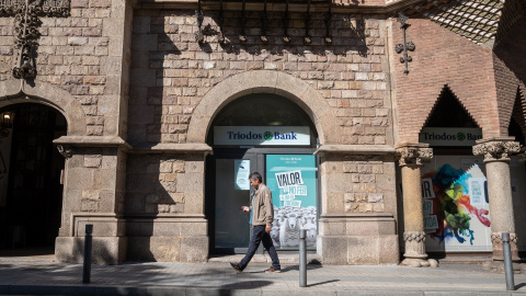 Imagen de archivo de la fachada de un banco Triodos Bank. Imagen de archivo de la fachada de un banco Triodos Bank.