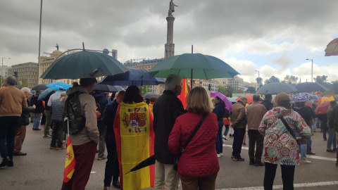 Gente Asociaciones de derechas y ultraderecha se manifiestan en en la plaza de Colón para pedir la dimisión de Pedro Sánchez, a 10 de mayo de 2025.
