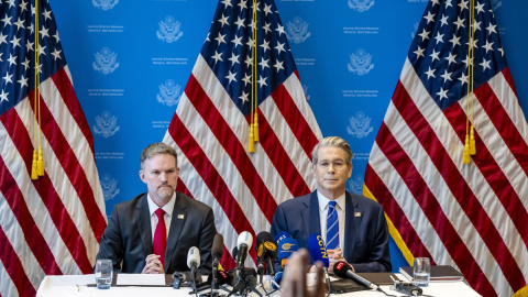 73f4ce336d13ab4235c624a41ac017794e6a86c3 El Representante Comercial de EEUU, Jamieson Greer (izq.), y el Secretario del Tesoro de EEUU, Scott Bessent (der.), durante una conferencia de prensa, en Ginebra, a 12 de mayo de 2025.