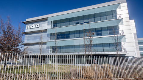 Fachada de la sede de Indra en la localidad madrileña de Alcobendas. Fachada de la sede de Indra en la localidad madrileña de Alcobendas.