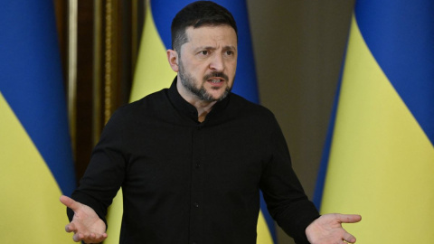 El presidente de Ucrania, Volodímir Zelenski, ofrece una conferencia de prensa en Kiev el 13 de mayo de 2025.