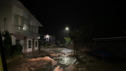 Rescatada una mujer de 92 años de su vivienda en Colunga por las inundaciones Rescatada una mujer de 92 años de su vivienda en Colunga por las inundaciones