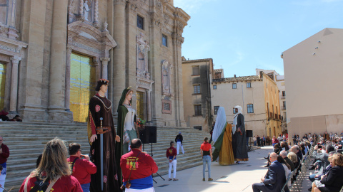 Els gegants de Tortosa en la inauguració de les obres de restauració de la façana principal de la catedral de Tortosa Els gegants de Tortosa en la inauguració de les obres de restauració de la façana principal de la catedral de Tortosa