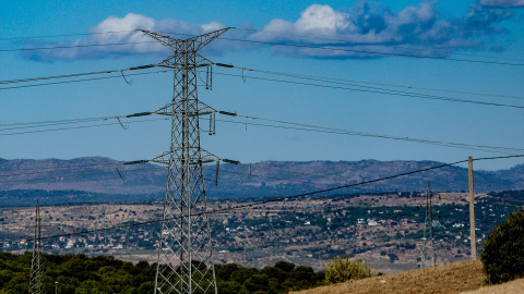 EuropaPress_6198148_torre_alta_tension_septiembre_2024_madrid_espana_precio_medio_electricidad Imagen de archivo de una torre de alta tensión, a 8 de septiembre de 2024, en Madrid.