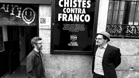 Chistes contra Franco Darío Adanti y Eugenio Merino llevan a escena ‘Chistes contra Franco’ en el Teatro del Barrio de Madrid.