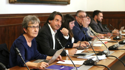Representants de Junts, ERC, Comuns i CUP, reunits al Parlament amb entitats socials per explicar el pla de treball de la comissió sobre Pegasus