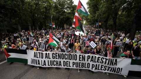 EuropaPress_6258529_cientos_personas_manifestacion_favor_palestina_atocha_sol_octubre_2024 (Foto de ARCHIVO)Cientos de personas durante una manifestación a favor de Palestina, de Atocha a Sol, a 5 de octubre de 2024, en Madrid (España). Organizada por la Red Solidaria contra la Ocupación de Palestina (RESCOP), la movilización se convoca al cumplirse un año del ataque de Hamás contra Israel el 7 de octubre, con 1.200 muertos y 251 rehenes, así como de la ofensiva militar israelí que lleva ya más de 41.000 muertos en Gaza. Desde este sábado día 5 hasta el lunes 7 de octubre, más de cuarenta ciudades de toda España participan en las manifestaciones de la 10ª Movilización estatal por Palestina.Diego Radamés / Europa Press05 OCTUBRE 2024;MANI;PROTESTA;PALESTINA;ISRAEL;GAZA;GUERRA;MOVILIZACIÓN05/10/2024