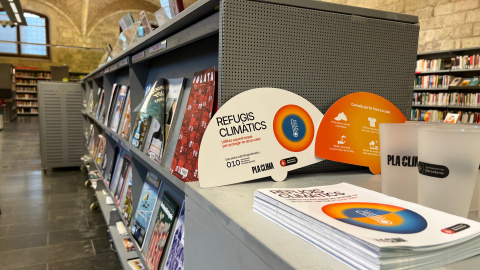 Campanya gràfica dels refugis climàtics a la Biblioteca de Sant Pau, al Raval, una de les cinc que aquest agost també obriran com a refugi climàtic Campanya gràfica dels refugis climàtics a la Biblioteca de Sant Pau, al Raval, una de les cinc que aquest agost també obriran com a refugi climàtic