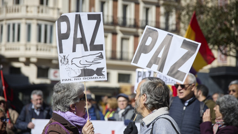Imagen de archivo de una manifestación por la paz en Madrid.