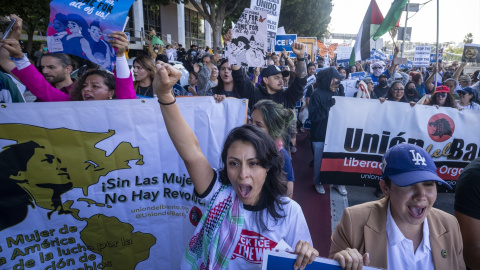 Protesta en Los Ángeles tras las redadas llevadas a cabo por el ICE.