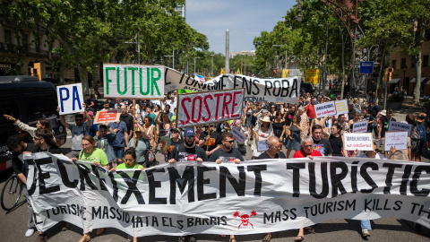 Manifestación en contra del turismo masivo en Barcelona el 15 de junio de 2025. Manifestación en contra del turismo masivo en Barcelona el 15 de junio de 2025.