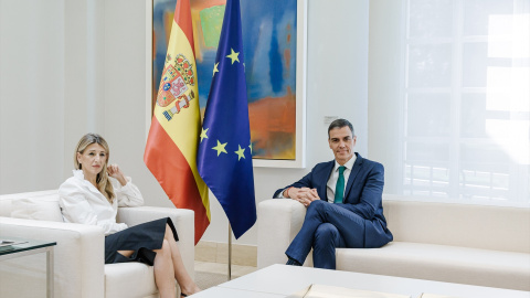 El presidente del Gobierno, Pedro Sánchez, y la vicepresidenta segunda y ministra de Trabajo y Economía Social, Yolanda Díaz, durante una reunión, en el Palacio de la Moncloa, a 16 de junio El presidente del Gobierno, Pedro Sánchez, y la vicepresidenta segunda y ministra de Trabajo y Economía Social, Yolanda Díaz, durante una reunión, en el Palacio de la Moncloa, a 16 de junio