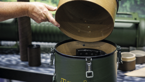 Un contenedor de transporte para misiles guiados antitanque Spike se exhibe en el stand de Diehl Defence en FachPack 2024, la feria de embalaje, procesos y tecnología en Nuremberg. 25 de septiembre de 2024 Un contenedor de transporte para misiles guiados antitanque Spike se exhibeen el stand de Diehl Defence en FachPack 2024, la feria de embalaje, procesos y tecnologíaen Nuremberg. 25 de septiembre de 2024.