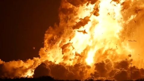 spacex Captura de pantalla de una retransmisión en la que se ve explotar a la 'Starship' de SpaceX