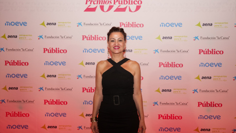 La ministra de Juventud e Infancia, Sira Rego, durante el photocall de los Premios Público 2025, en CaixaForum Madrid