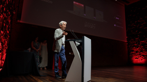 José Sacristán se dirige a los asistentes tras recibir el galardón.
