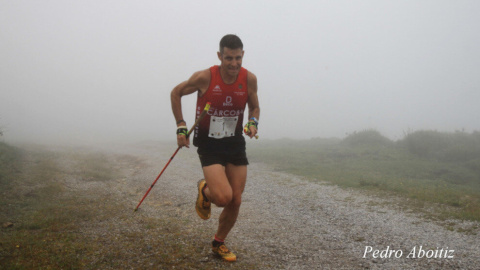 Medio centenar de atletas participaron en la II Carrera Vertical Los Machucos