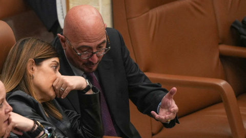 Varios sindicatos denuncian pactos “opacos y excluyentes” del consejero de Salud y advierten de movilizaciones: “La sanidad pública no puede ni debe decidirse en despachos cerrados" Varios sindicatos denuncian pactos “opacos y excluyentes” del consejero de Salud y advierten de movilizaciones: “La sanidad pública no puede ni debe decidirse en despachos cerrados"