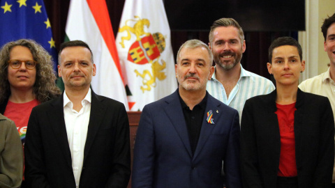 Collboni (1) L'alcalde de Barcelona, Jaume Collboni, amb l'alcalde de Budapest i altres alcaldes europeus.