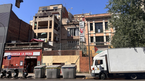 Uno de los blogs expropiados en Vallcarca que el Ayuntamiento de Barcelona quiere derribar.