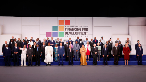 Foto de familia de los participantes en La IV Conferencia Internacional de la ONU.
