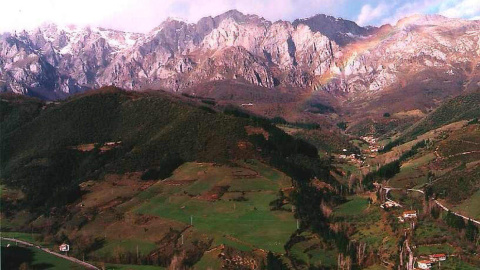 Cantabria alcanza los 38 grados, y varios puntos de la región superan los 34 Cantabria alcanza los 38 grados, y varios puntos de la región superan los 34