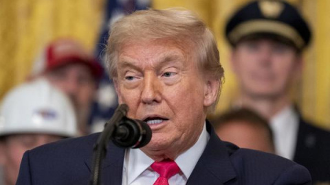 0d5d12d057398edde098ceee1ab80cb09adf5b5em El presidente estadounidense Donald Trump explica su megaproyecto fiscal, bautizado como 'Big, Beautiful Bill' en la Casa Blanca el pasado 27 de junio de 2025, Washington.