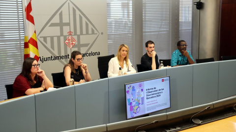 Presentació de l'informe del 2024 de l'Observatori de les Discriminacions, amb la segona tinent d'alcadia, Maria Eugènia Gay, al centre. 08/07/2025 Presentació de l'informe del 2024 de l'Observatori de les Discriminacions, amb la segona tinent d'alcadia, Maria Eugènia Gay, al centre.
